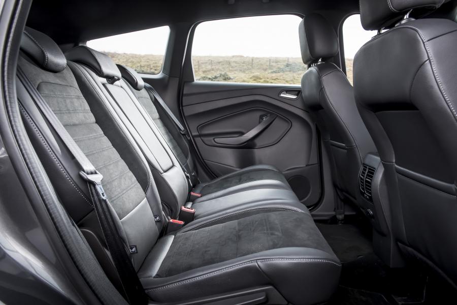 Интерьер Ford Kuga ST-Line 2017 года  (UK) (фото 48 из 63)